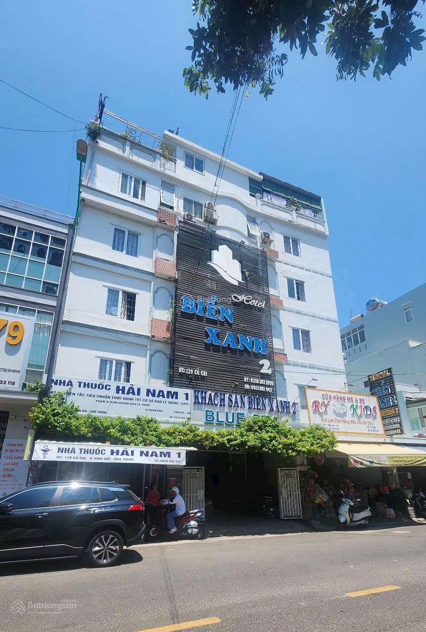 Khách sạn 5 tầng Củ Chi, ngang 15,4m, ra biển Hòn Chồng 800m. Giá: 25 tỷ