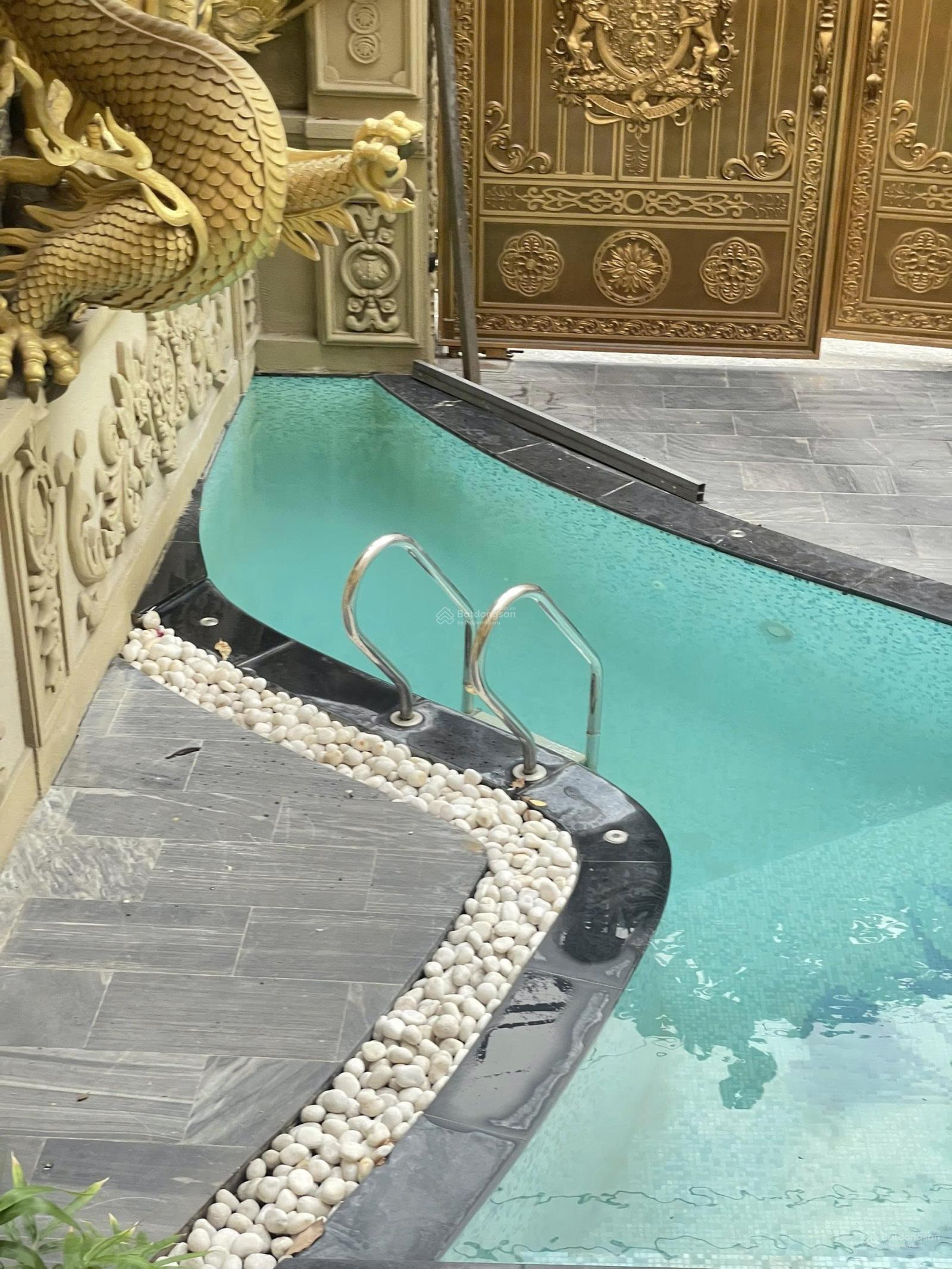 Biệt Thự Dát Vàng Gỗ Gõ Đỏ Quý ngang 8x22m 600m²,2 Mặt Tiền, Hồ Bơi, Thang Máy HDT 120tr/th, 37,9tỷ Biệt Thự Dát Vàng Gỗ Gõ Đỏ Quý ngang 8x22m 600m²,2 Mặt Tiền, Hồ Bơi, Thang Máy HDT 120tr/th, 37,9tỷ