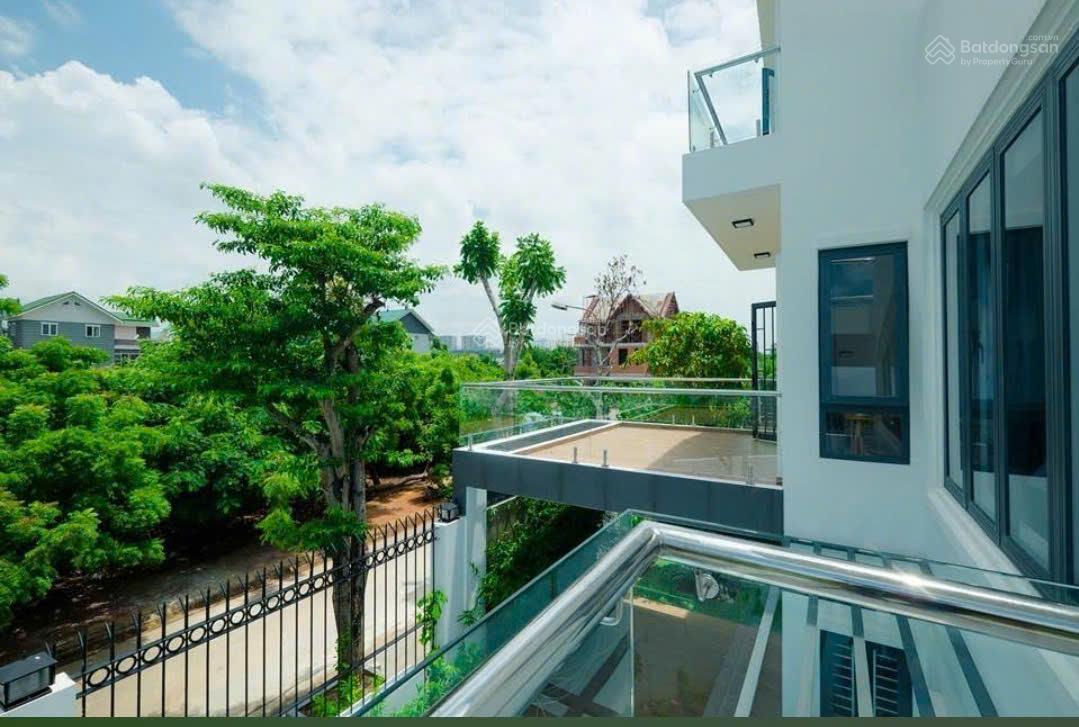 Bán biệt thự 322m2 góc 2 MT khu BT Thanh Bình - Long Cung Vũng Tàu 32 tỷ cách biển Sungroup 150m