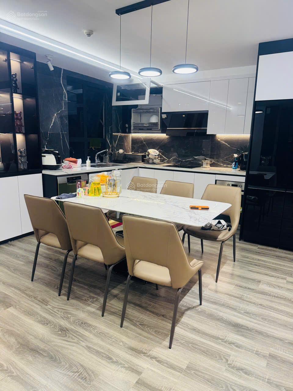 Bán nhanh căn hộ 128m2 tầng trung 3pn 2vs view hồ dự án Sky Park Tôn Thất Thuyết giá 12,8 tỷ