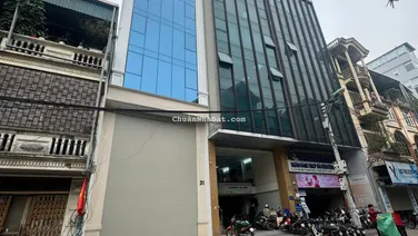 Cho thuê tòa nhà Nguyễn Khang-Cầu Giấy,vỉa hè rộng, DT 100m*7 tầng, ốp kính hiện đại, giá thuê 65tr