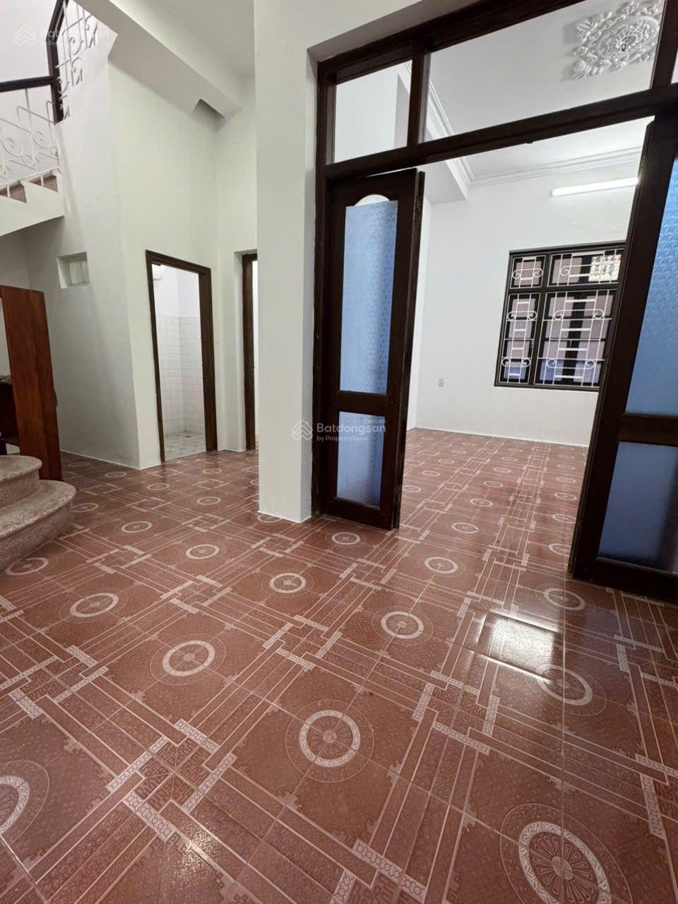 Nguyễn Sơn - Nguyên Căn 105m2 * 3 Tầng - Vp, Cty, Ô tô tránh