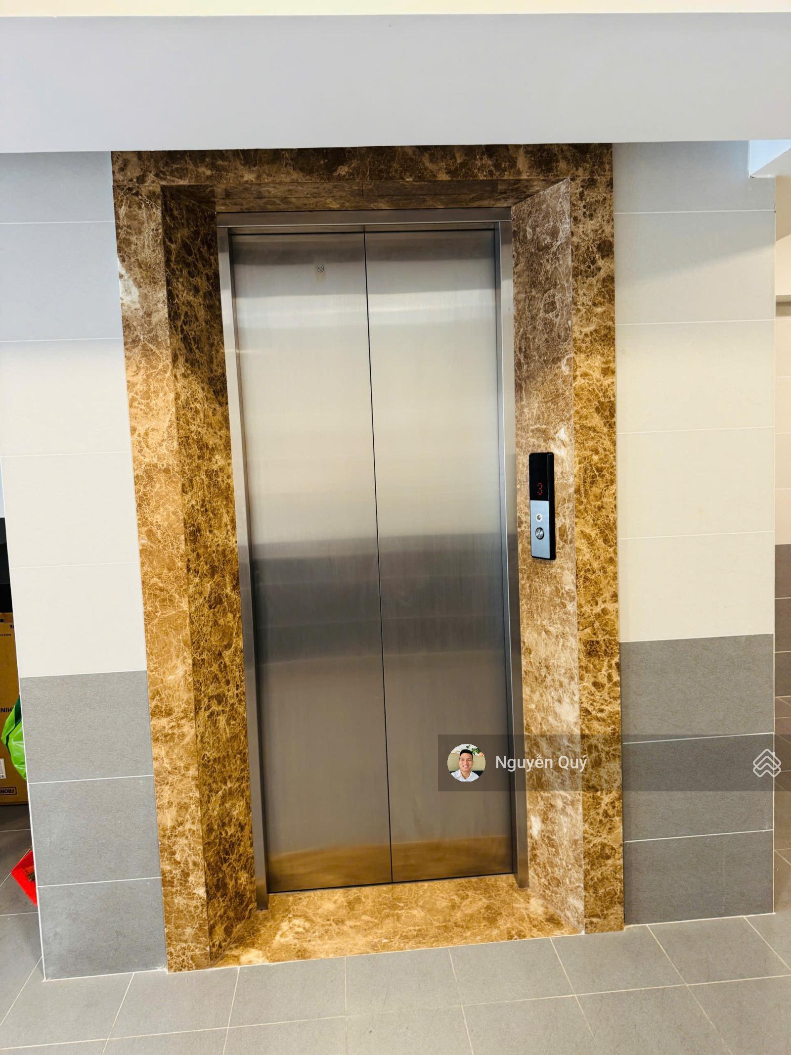 Giảm Mạnh 2 Tỷ ! Bán Lỗ Nhà MT đường 30m Hoàng Quốc Việt Q. 7, DT: 6x22m, giá: 23 tỷ, có HĐT: 50tr