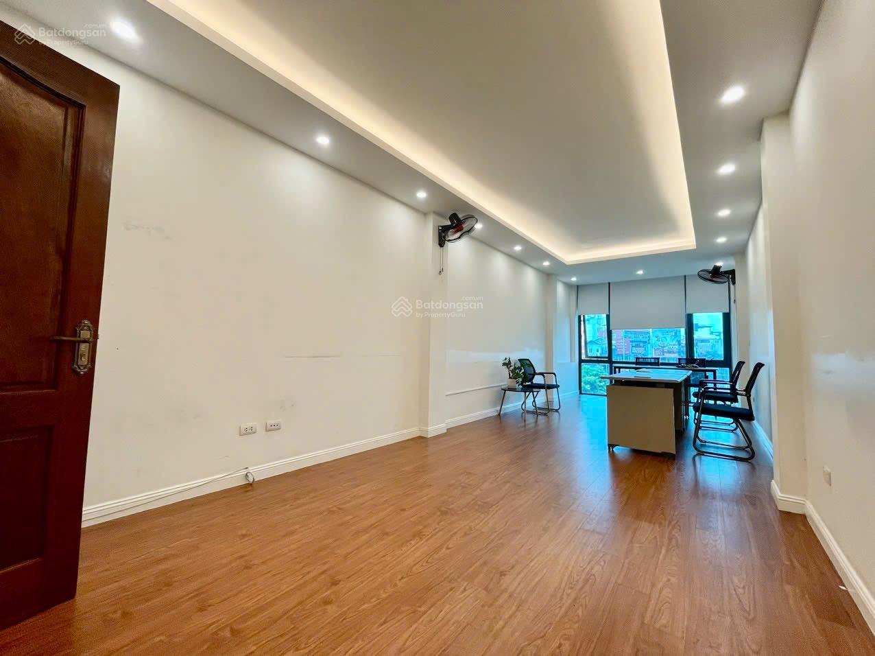 Cho thuê văn phòng tại phố Quan Nhân, 7,5 triệu, 50 m2 giá siêu hời. Liên hệ em 0988 453 *** Cho thuê văn phòng tại phố Quan Nhân, 7,5 triệu, 50 m2 giá siêu hời. Liên hệ em 0988 453 ***
