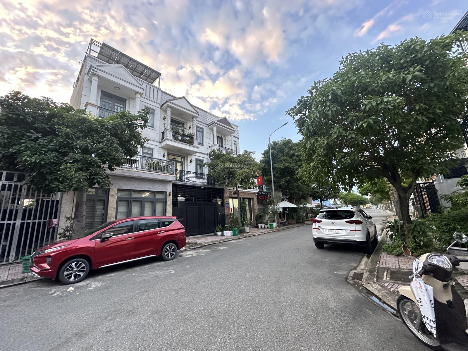 Bán lô mt chính đối diện trung tâm thương mại Thủ Dầu Một đang xây KDC Phúc đạt Thủ Dầu Một