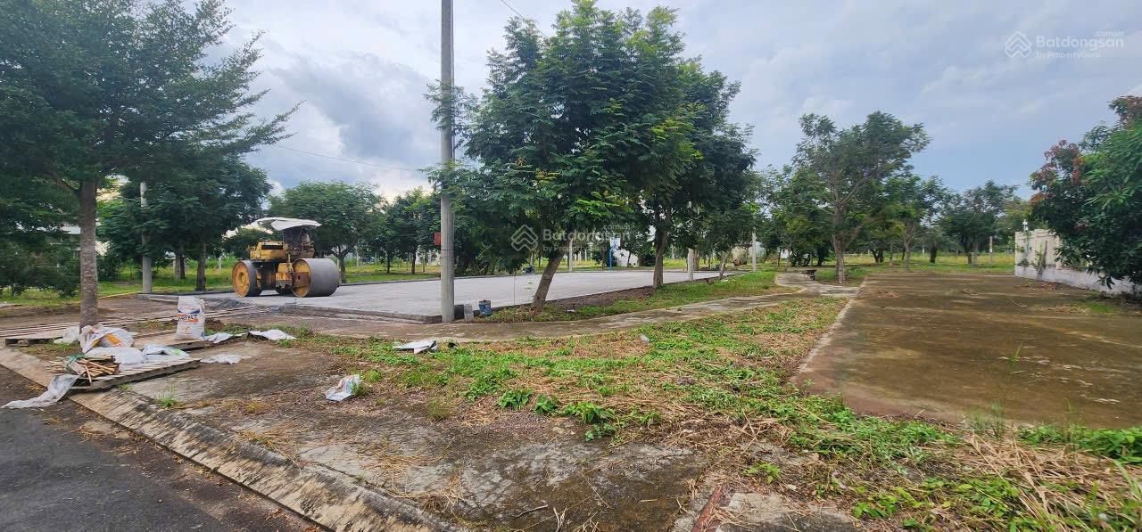 Saigon Village, đường lớn lộ giới 15m, trục cổng dự án, nền sạch đẹp gần sông. Giá chỉ 2tỷ100