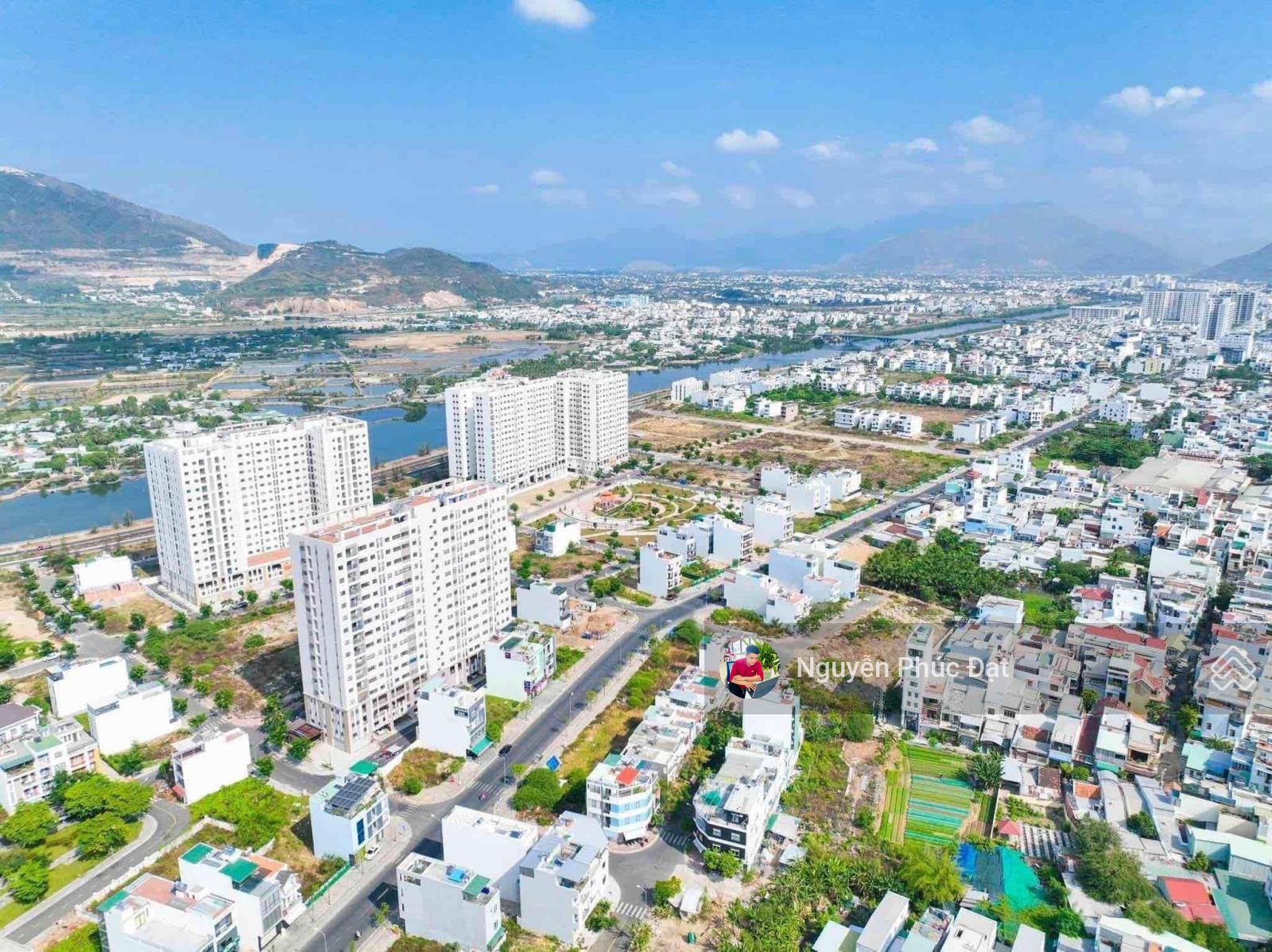 Hà Quang 1 lô Đông Nam hàng hiếm ngay cụm chung cư lớn nhất dự án đông đúc