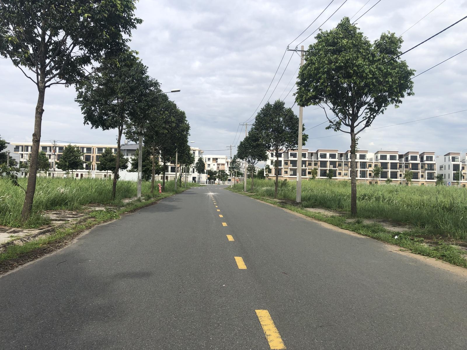 Bán nền đất khu dân cư Sài Gòn Village trục đường 12m