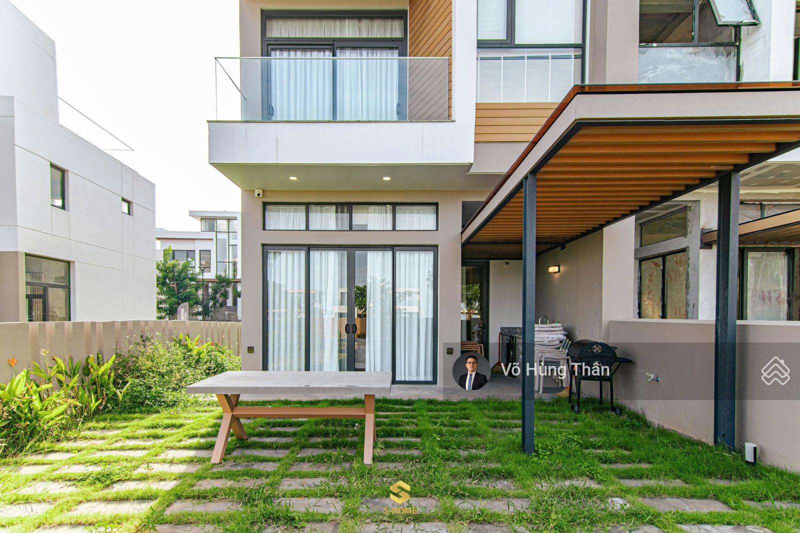 Chủ nhà cần bán lại căn biệt thự khu sân golf, nhà có sẵn, chỉ 6,8 tỷ bao thuế phí, gồm VAT