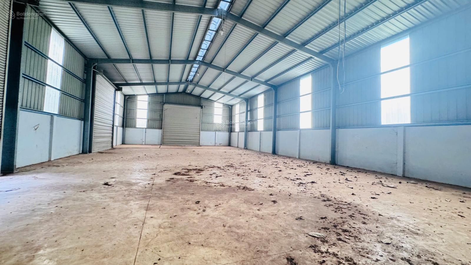 Chuyển nhượng showroom + kho xưởng 4000m2 mặt tiền ql14 Buôn Ma Thuột pháp lý SKC