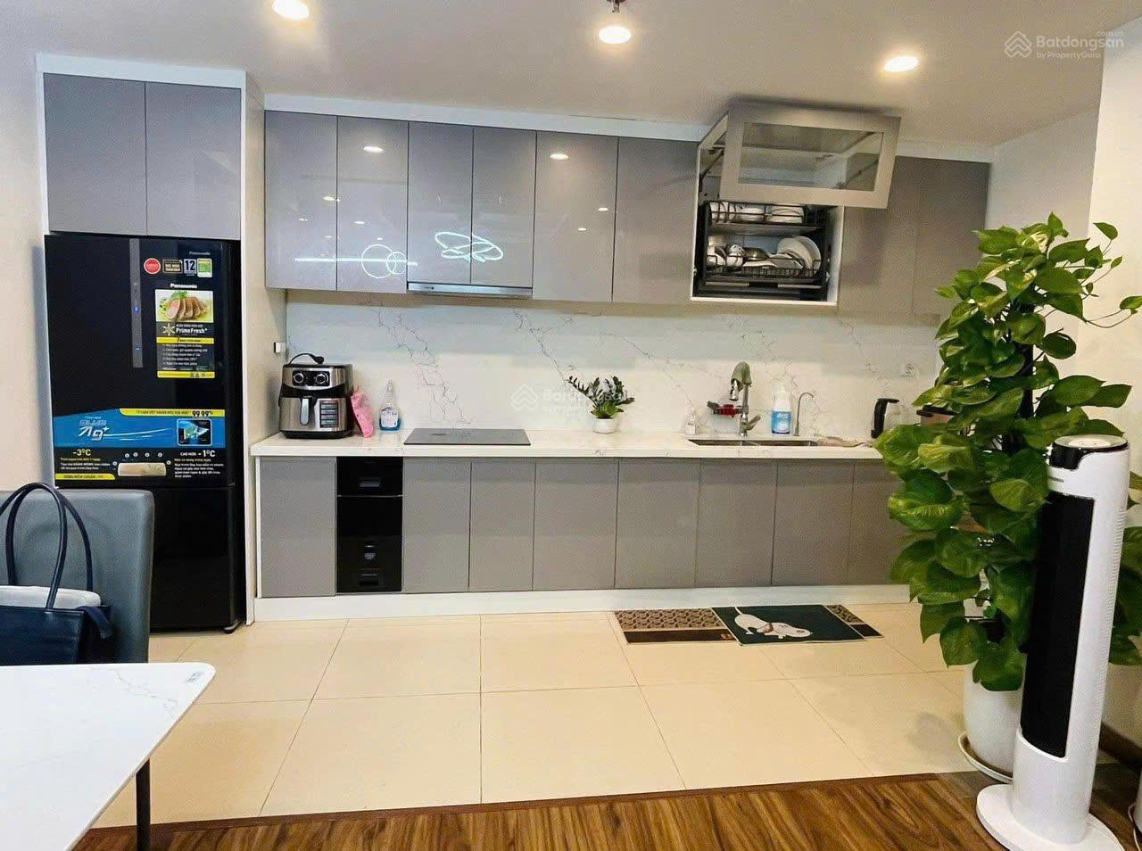 Cho thuê CHCC Xi Grand Court, Q.10, 89m2 3PN giá 22tr/th, nhà đẹp ở liền. LH 0949 229 ***