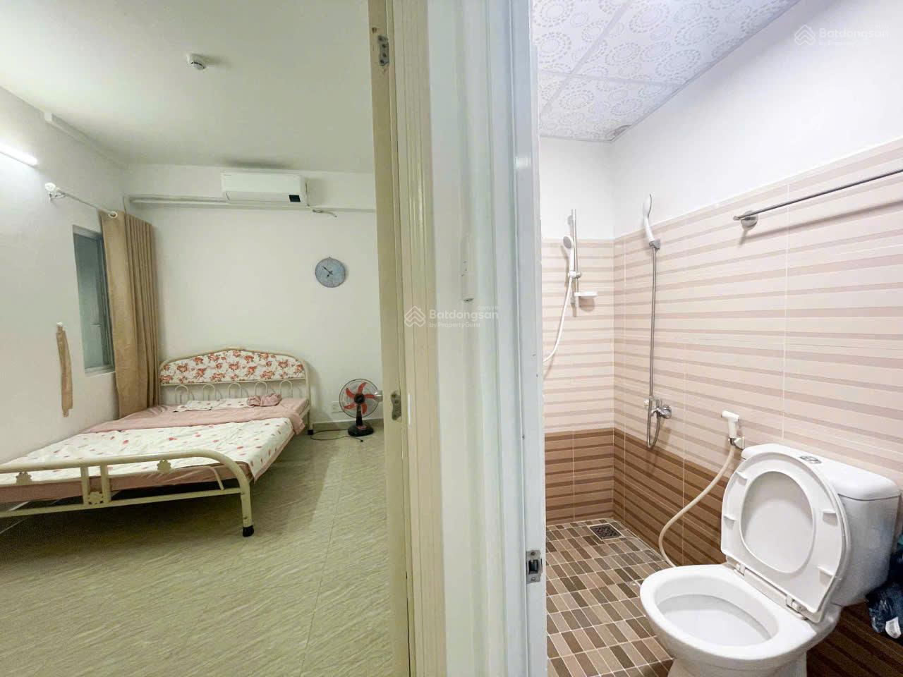 Bán gấp căn hộ Hoàng Quân Nha Trang DT 55m2, 2PN 2WC, sổ đỏ chính chủ, giá chỉ 1.86 tỷ