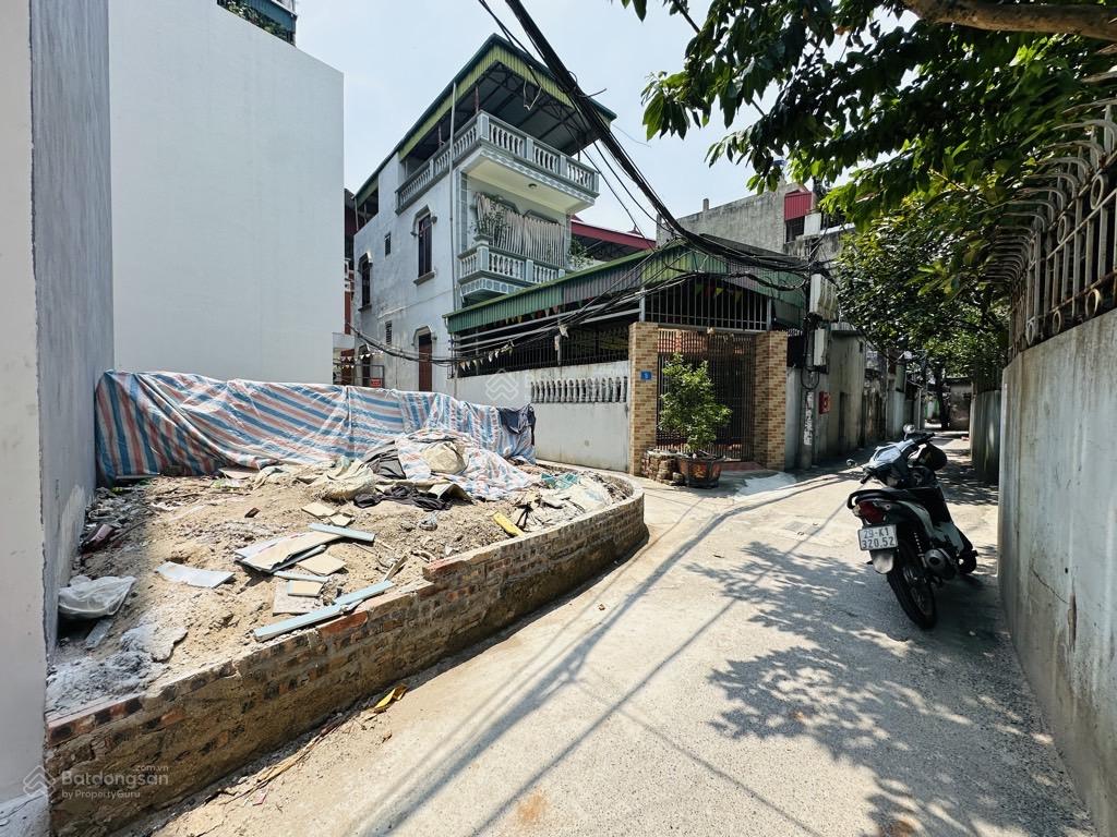 6,45 tỷ - 40m2 đất vuông vắn - lô góc - ô tô vào đất - ngõ thông