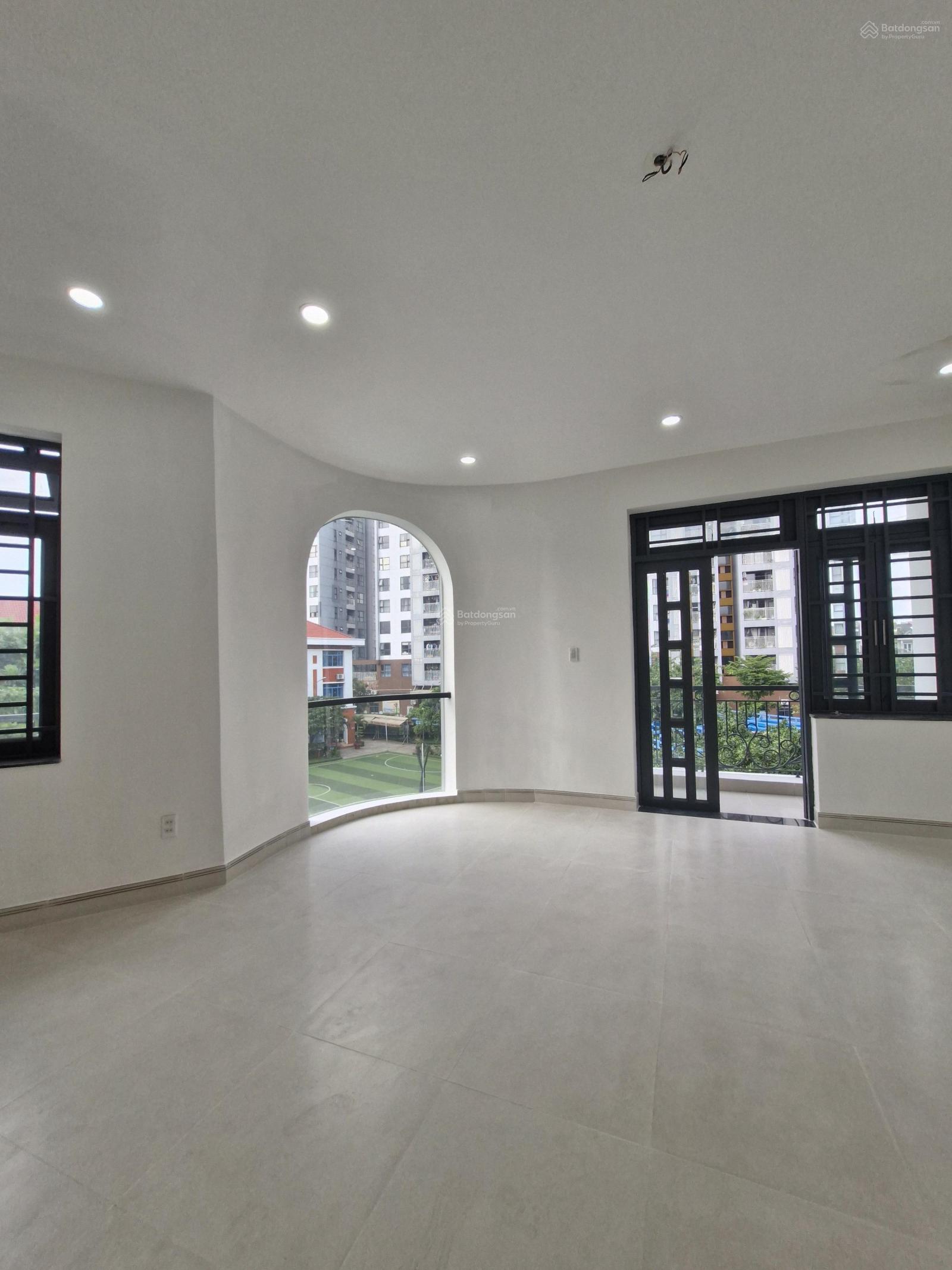 Bán nhà riêng có sân vườn rộng khu Sài Gòn Coop ngay trường tiểu học Lê Đức Thọ, DT 215m2