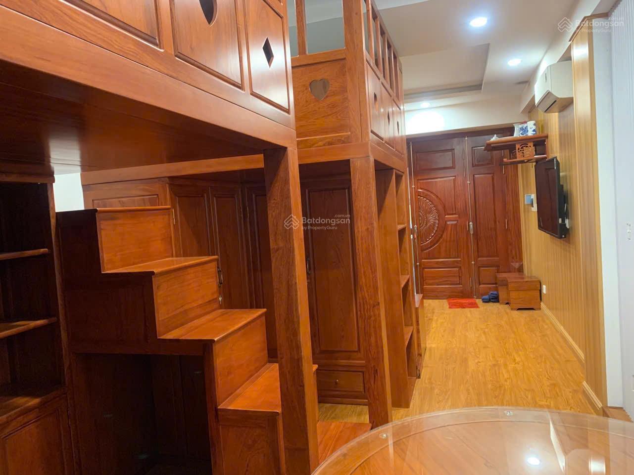 Nhà tập thể Quận Uỷ 23 Bà Triệu sát Hồ Gươm, tiết kiệm thời gian đi học & làm, SĐCC, chỉ 4.75 tỷ