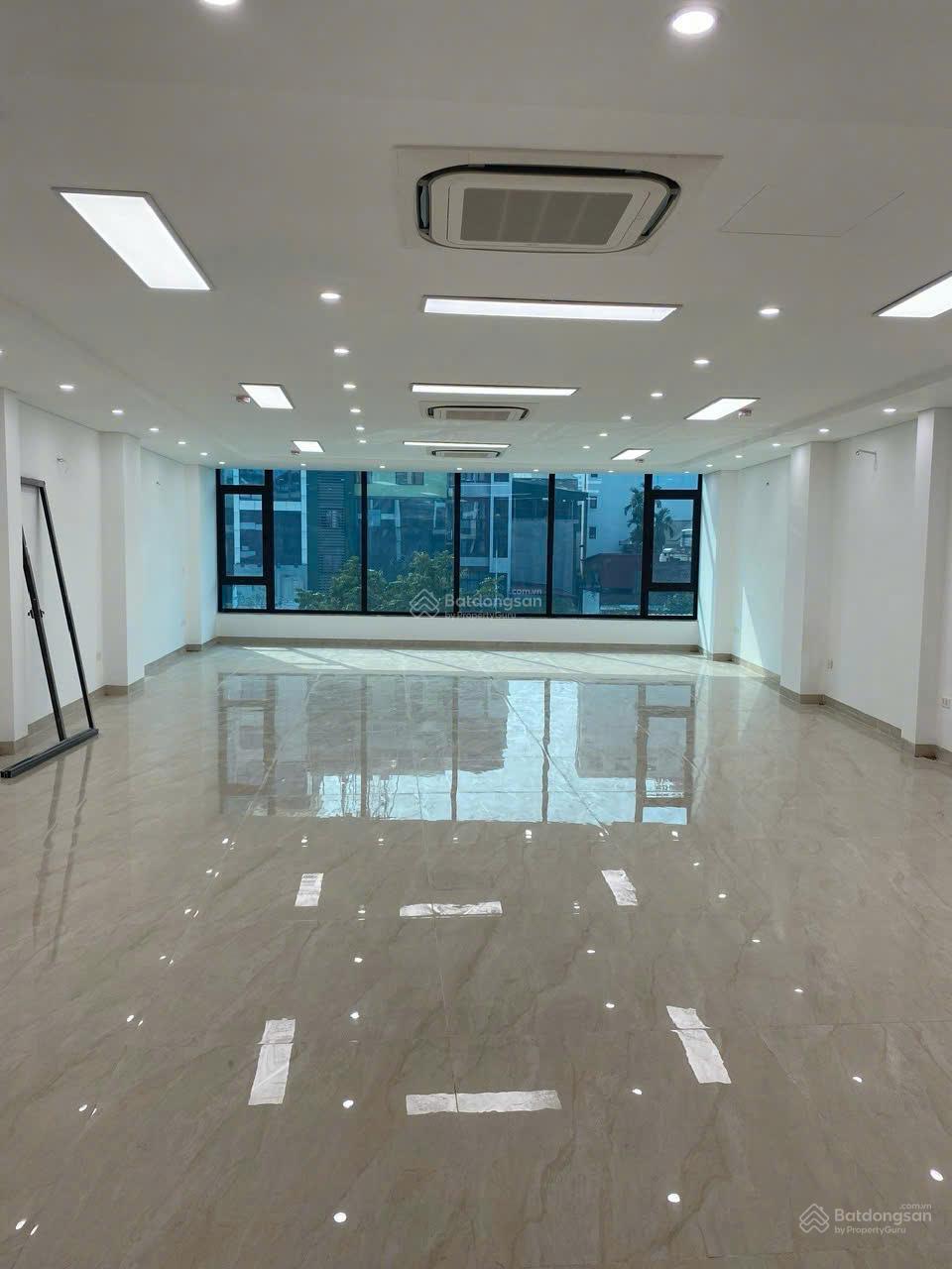 Chính chủ cho thuê nhà lô góc mới Khuất Duy Tiến, 130m2x9T, hầm, thang máy, PCCC, thông sàn, 100tr