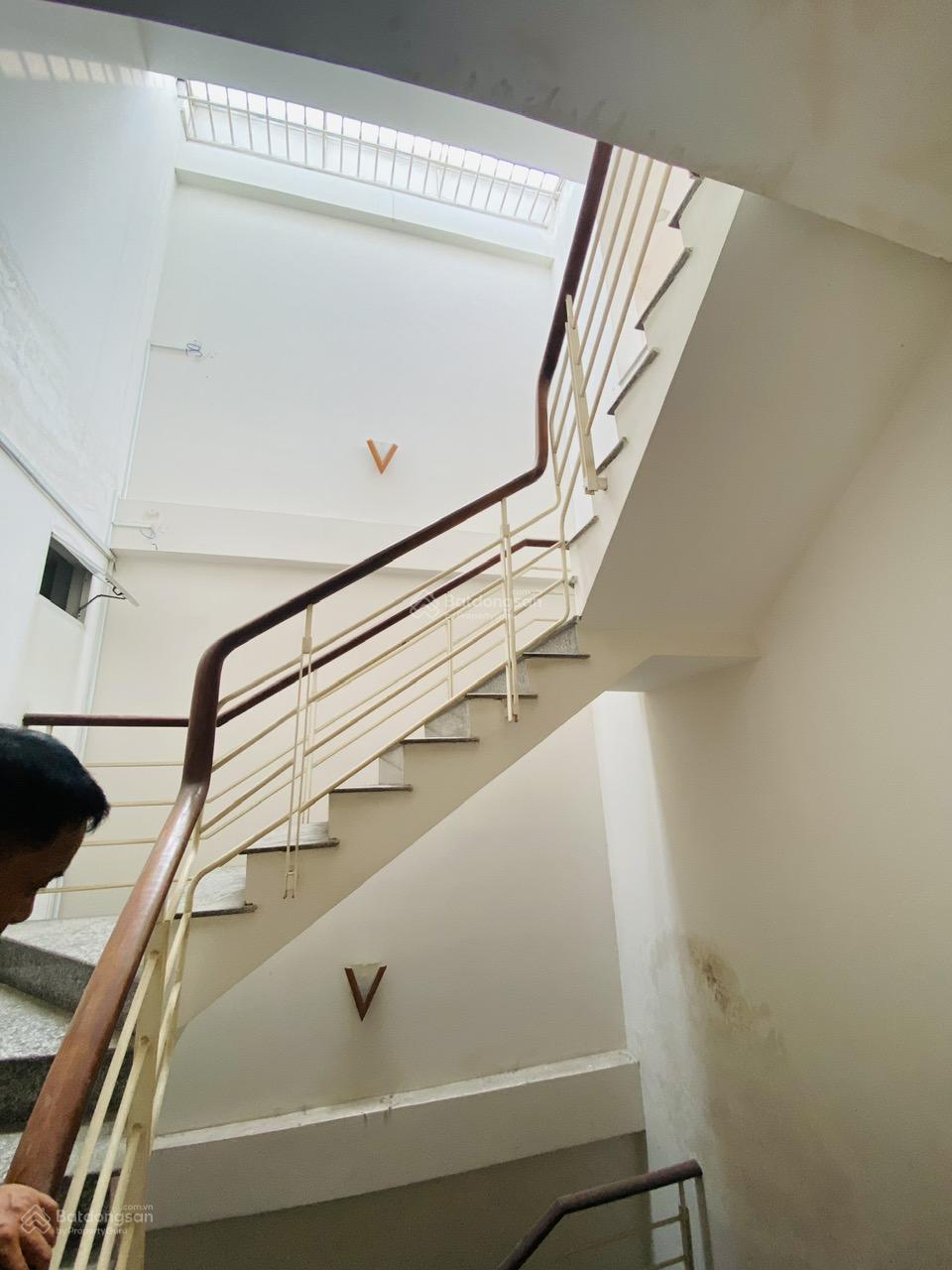 Chủ nhà đi định cư bán gấp căn nhà 4 tầng mặt tiền đường số, Phường Linh Trung Tp Thủ đức