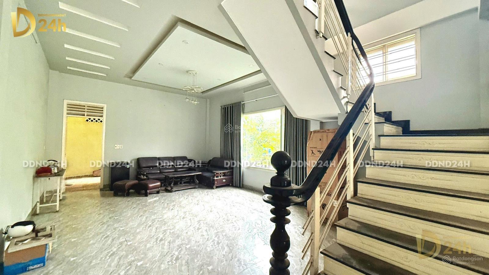 BÁN GẤP NHÀ 4 TẦNG GÓC 02 MẶT TIỀN ĐƯỜNG TỈNH LỘ 10 GẦN NHÀ HÀNG DUYÊN ANH BÁN GẤP NHÀ 4 TẦNG GÓC 02 MẶT TIỀN ĐƯỜNG TỈNH LỘ 10 GẦN NHÀ HÀNG DUYÊN ANH