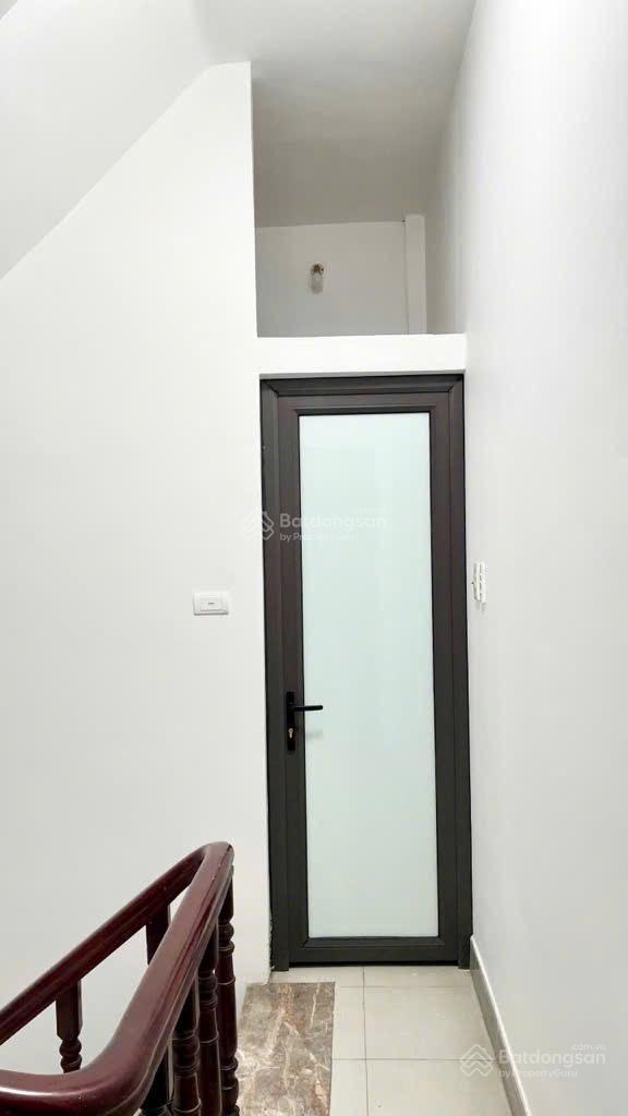 Bán nhà mặt phố Đền Lừ II, 15 tỷ, 30 m2, 4PN, 5WC, mặt tiền 3m, đường 10m