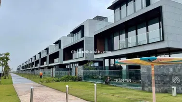 Biệt thự 3 mặt tiền One River, diện tích: 300m2, view trực diện sông, giá: 54 tỷ