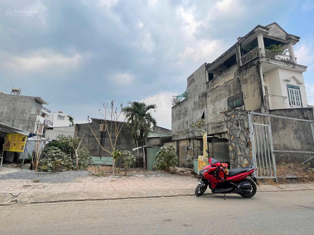 Bán gấp đất ngay Phước Thiện, liền kề Vinhomes Grand Park. Giá 4.25 tỷ/74m2