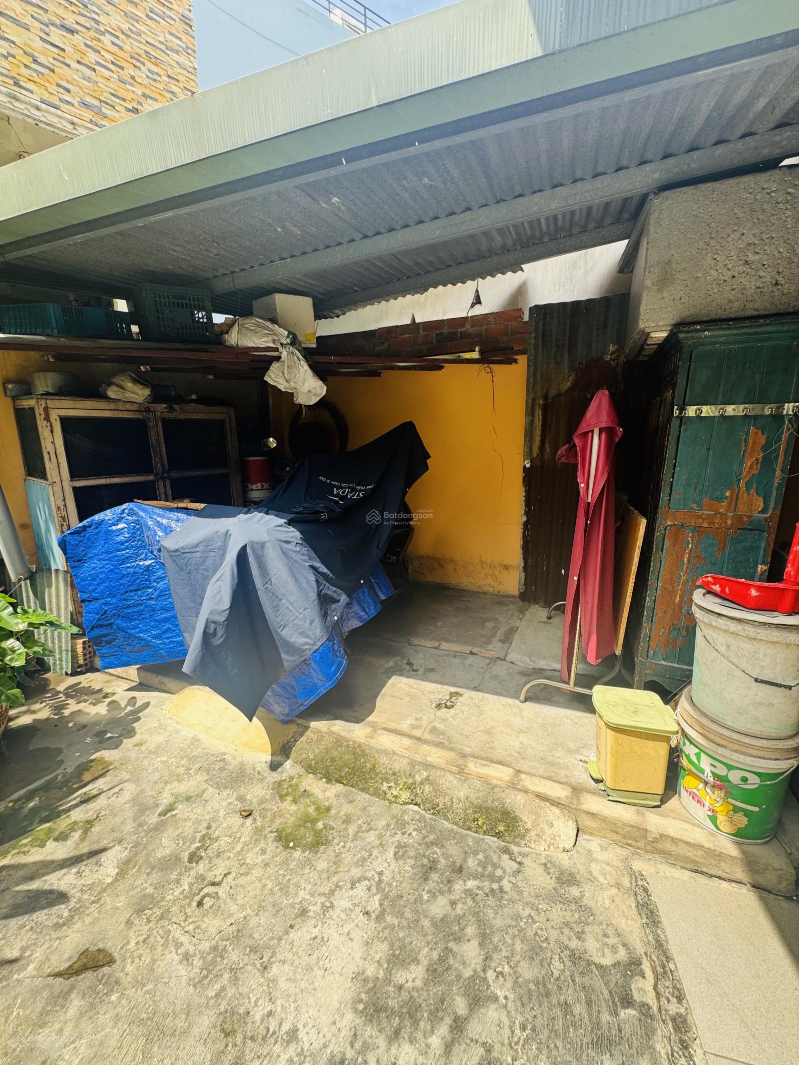 Bán đất tặng nhà - sát hẻm xe tải - Nơ Trang Long DTSD 95m2 - sổ nở hậu - chính chủ lâu đời