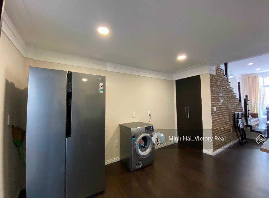 Bán nhà đẹp hẻm xe hơi 6m, diện tích sàn 220m2 cách Hồ Xuân Hương 500m, 1 trệt 2 lầu 1 áp Bán nhà đẹp hẻm xe hơi 6m, diện tích sàn 220m2 cách Hồ Xuân Hương 500m, 1 trệt 2 lầu 1 áp