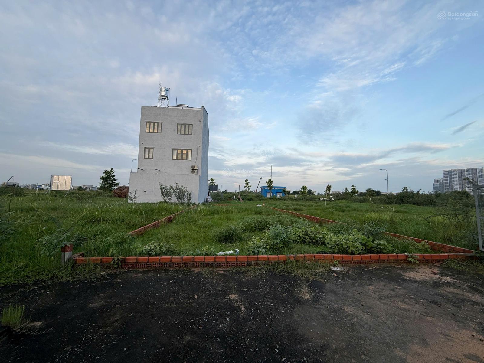 Bán cặp đất mặt tiền đường Phước Thiện - gần Vinhomes Grand Park - giá 31 tỉ có thương lượng Bán cặp đất mặt tiền đường Phước Thiện - gần Vinhomes Grand Park - giá 31 tỉ có thương lượng