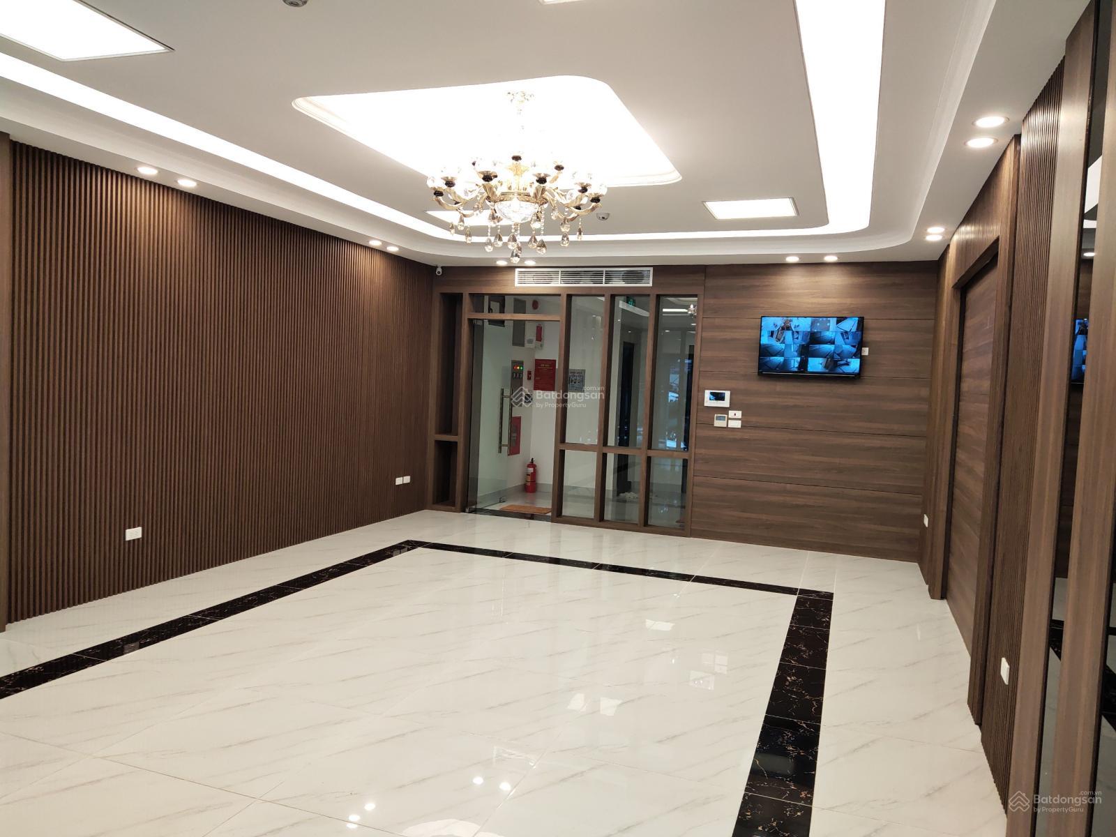 Bán nhà phố Hoàng Ngân, Quan Nhân quanh 40 tỷ 180m2 mt 8m 3 mặt thoáng có gpxd 7 tầng ô tô vào