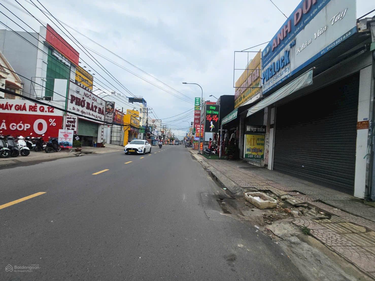 Cho thuê tòa nhà mặt tiền Dương Thị Mười DT 8x29m, hướng Đông Nam giá 150 tr/tháng, LH 0919 147 ***