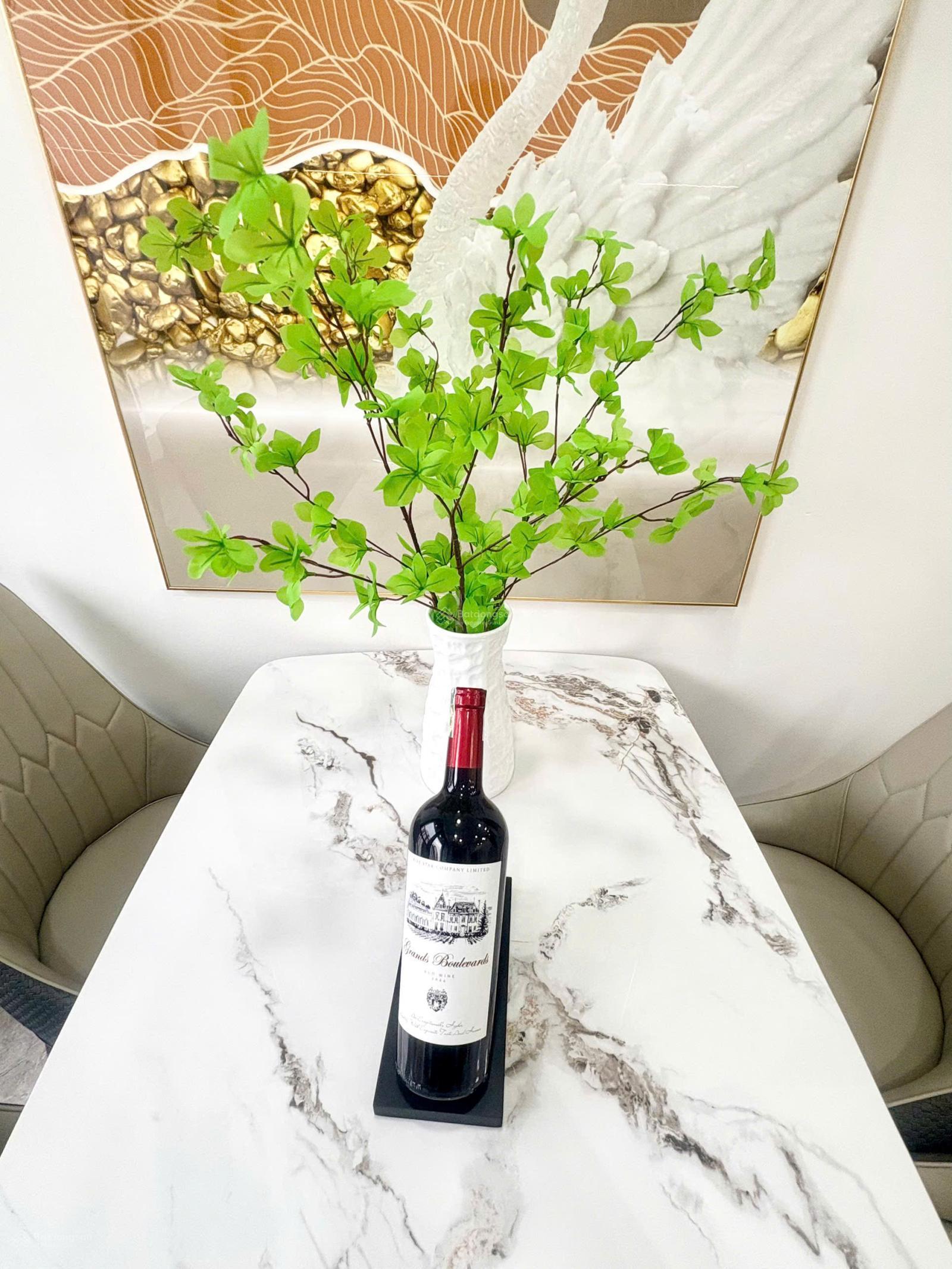 Bán căn hộ 3 ngủ 104m2 Iris Garden, tầng đẹp, giá 8.6 tỷ 0973 563 ***