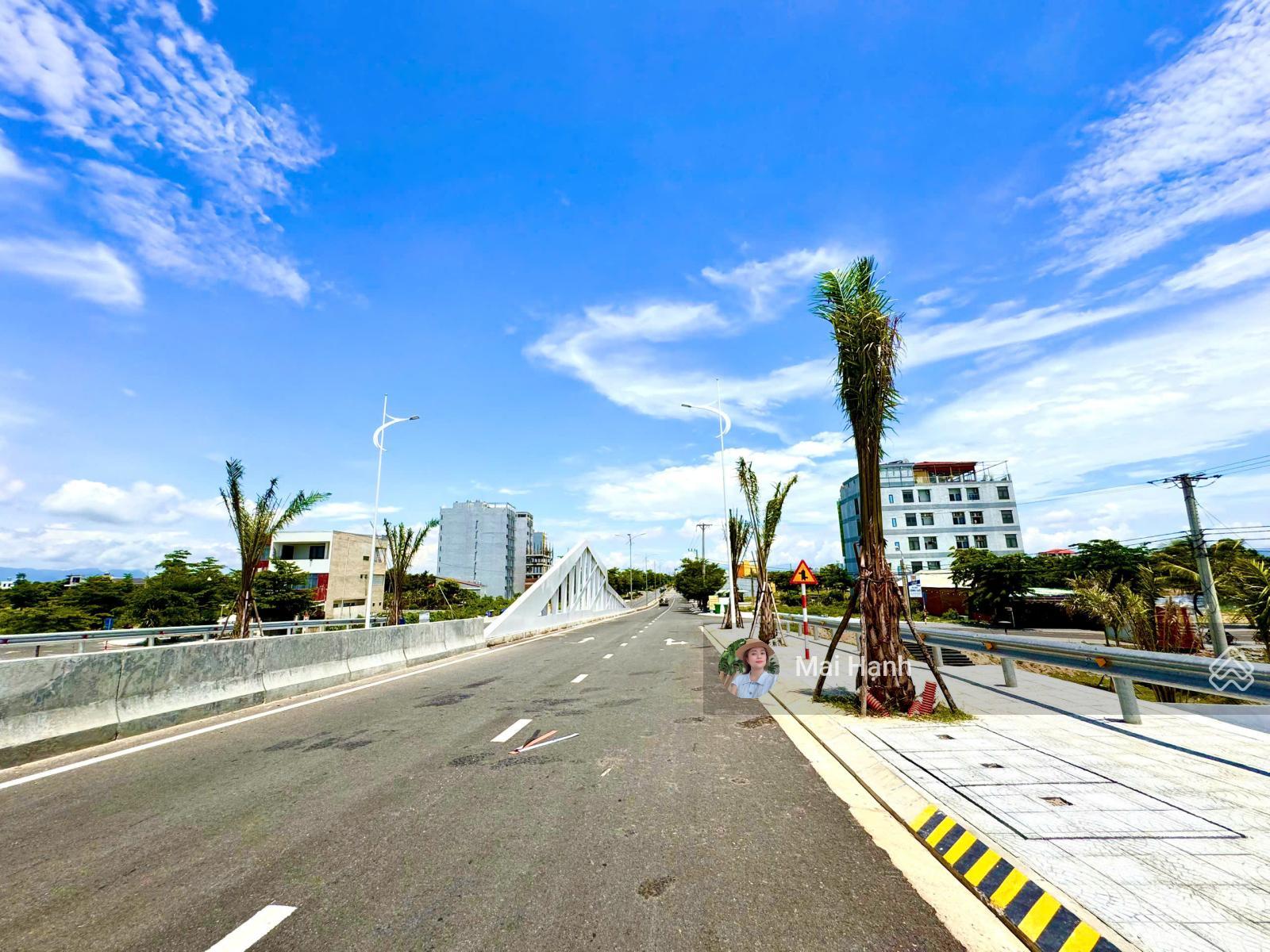 Hot! Cặp vị trí đối diện khách sạn Hàn Quốc 9 tầng, S: 288m2, ngang 12m. Giá 25,5tr/m2