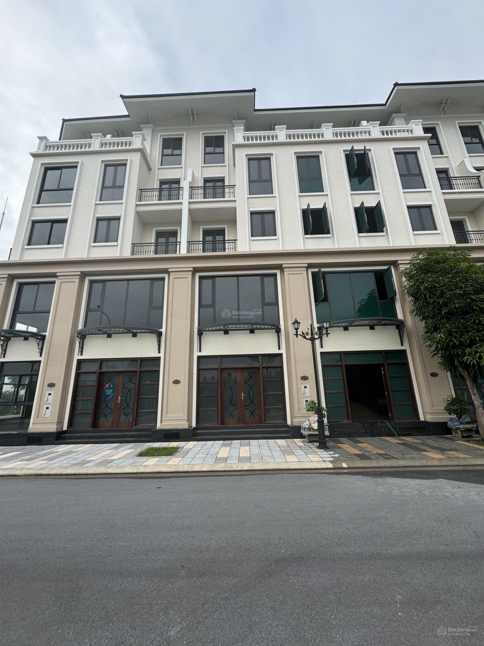 Gấp bán nhanh căn Vịnh Tây 75m2 giá chỉ 10,5 tỷ, LH: 0966 962 ***