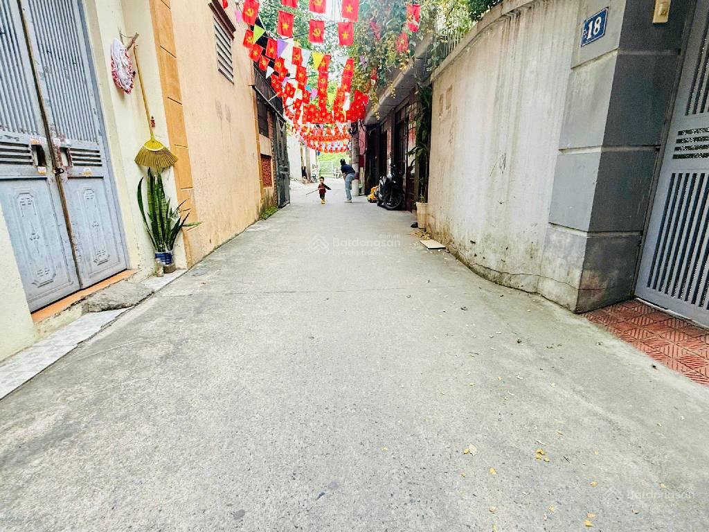 Bán đất phố Thanh Lân - Lĩnh Nam - Hoàng Mai - Ngõ rộng thoáng gần ô tô - Sổ riêng 30m2 giá 5,5 tỷ Bán đất phố Thanh Lân - Lĩnh Nam - Hoàng Mai - Ngõ rộng thoáng gần ô tô - Sổ riêng 30m2 giá 5,5 tỷ