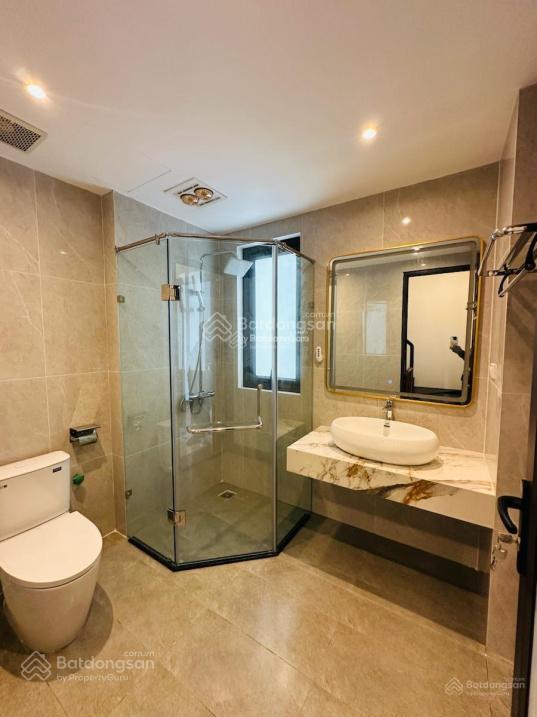 Ô tô tránh! Bán nhà Trung Kính, phân lô, vỉa hè, kinh doanh, dân xây, 7 chỗ trong nhà, 80m2. 7 tầng