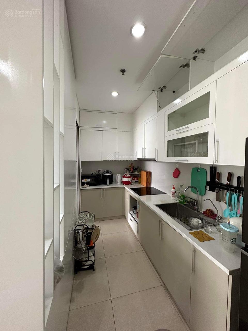 Hot, chính chủ nhờ bán căn hộ Golden Palace 2 ngủ siêu đẹp 85m2, giá 6,9 tỷ. LH: 0971 461 *** Hot, chính chủ nhờ bán căn hộ Golden Palace 2 ngủ siêu đẹp 85m2, giá 6,9 tỷ. LH: 0971 461 ***