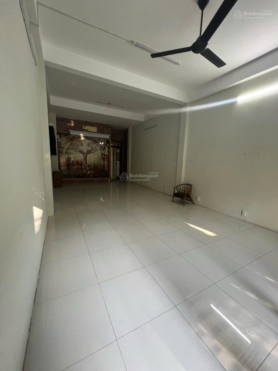 Duy nhất căn MT Phạm Đức Sơn - 4.5x23m - Kinh doanh đỉnh - gần ngã 3 Hoàng Ngân - Chỉ 16tỷ xem ngay Duy nhất căn MT Phạm Đức Sơn - 4.5x23m - Kinh doanh đỉnh - gần ngã 3 Hoàng Ngân - Chỉ 16tỷ xem ngay