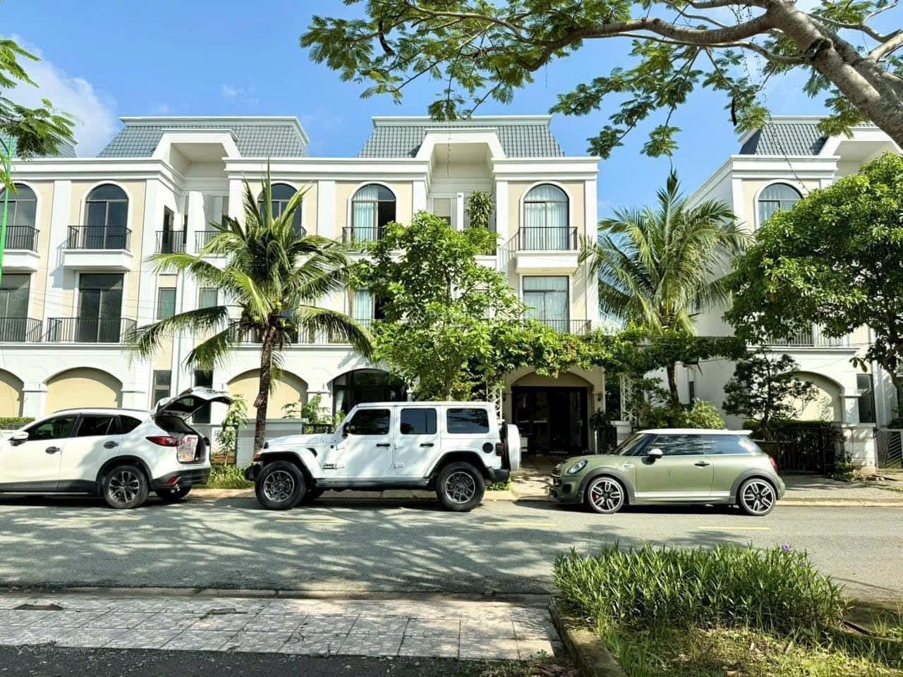 Ngộp bán lỗ căn 75m2 giá 1 tỷ 650 triệu 1 trệt 2 lầu, đã có sổ - Chính chủ 0906 443 *** đi xem