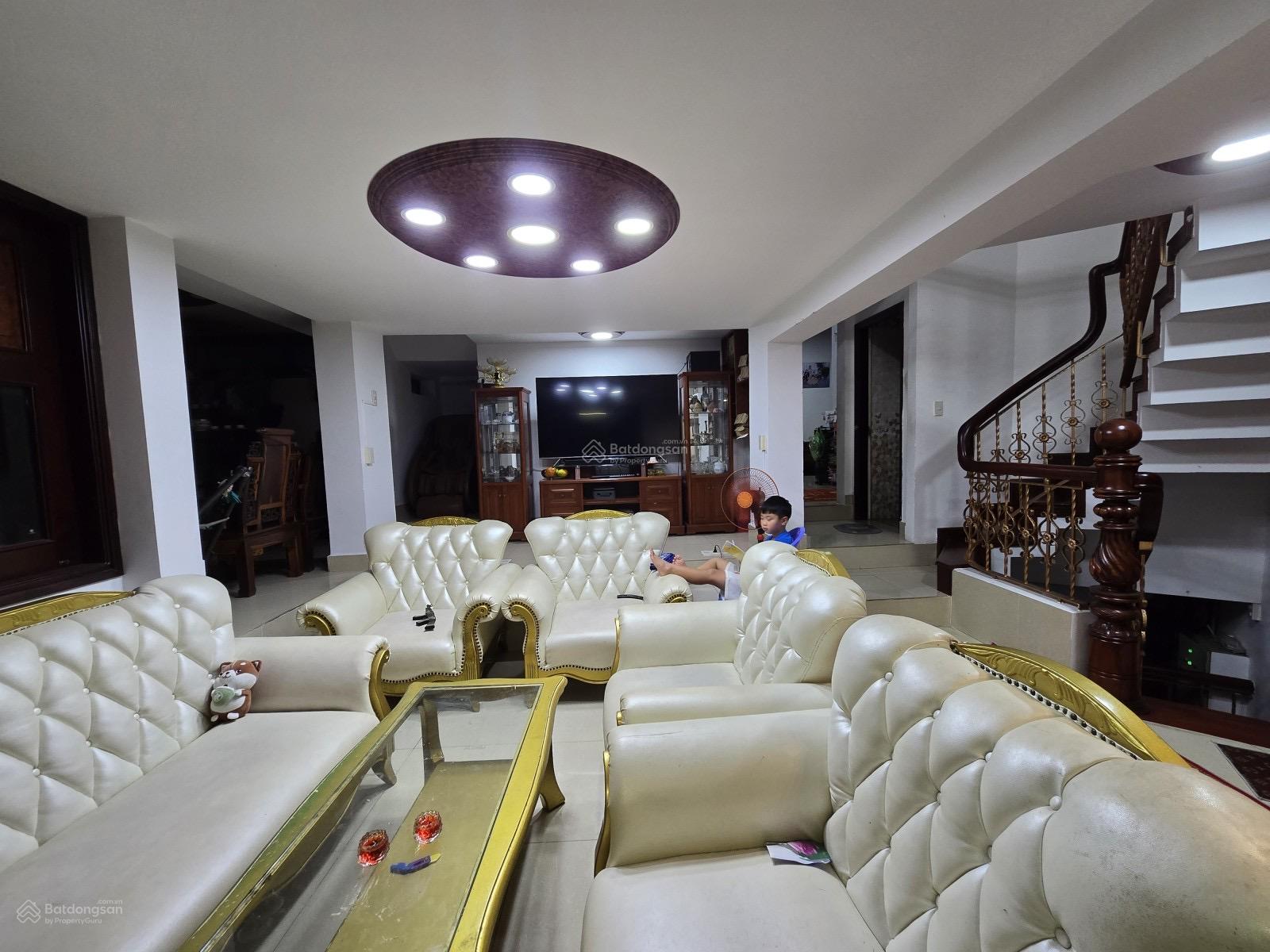 Bán biệt thự Lô gốc , wew công viên 300m2, hầm, 4 lầu, 10PN, Bình Hưng, chỉ 30,5 tỷ Bán biệt thự Lô gốc , wew công viên 300m2, hầm, 4 lầu, 10PN, Bình Hưng, chỉ 30,5 tỷ