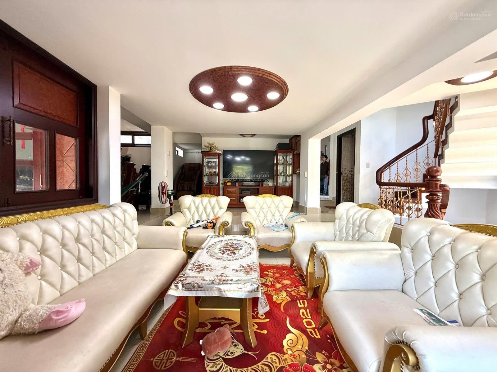 Bán biệt thự Lô gốc , wew công viên 300m2, hầm, 4 lầu, 10PN, Bình Hưng, chỉ 30,5 tỷ Bán biệt thự Lô gốc , wew công viên 300m2, hầm, 4 lầu, 10PN, Bình Hưng, chỉ 30,5 tỷ