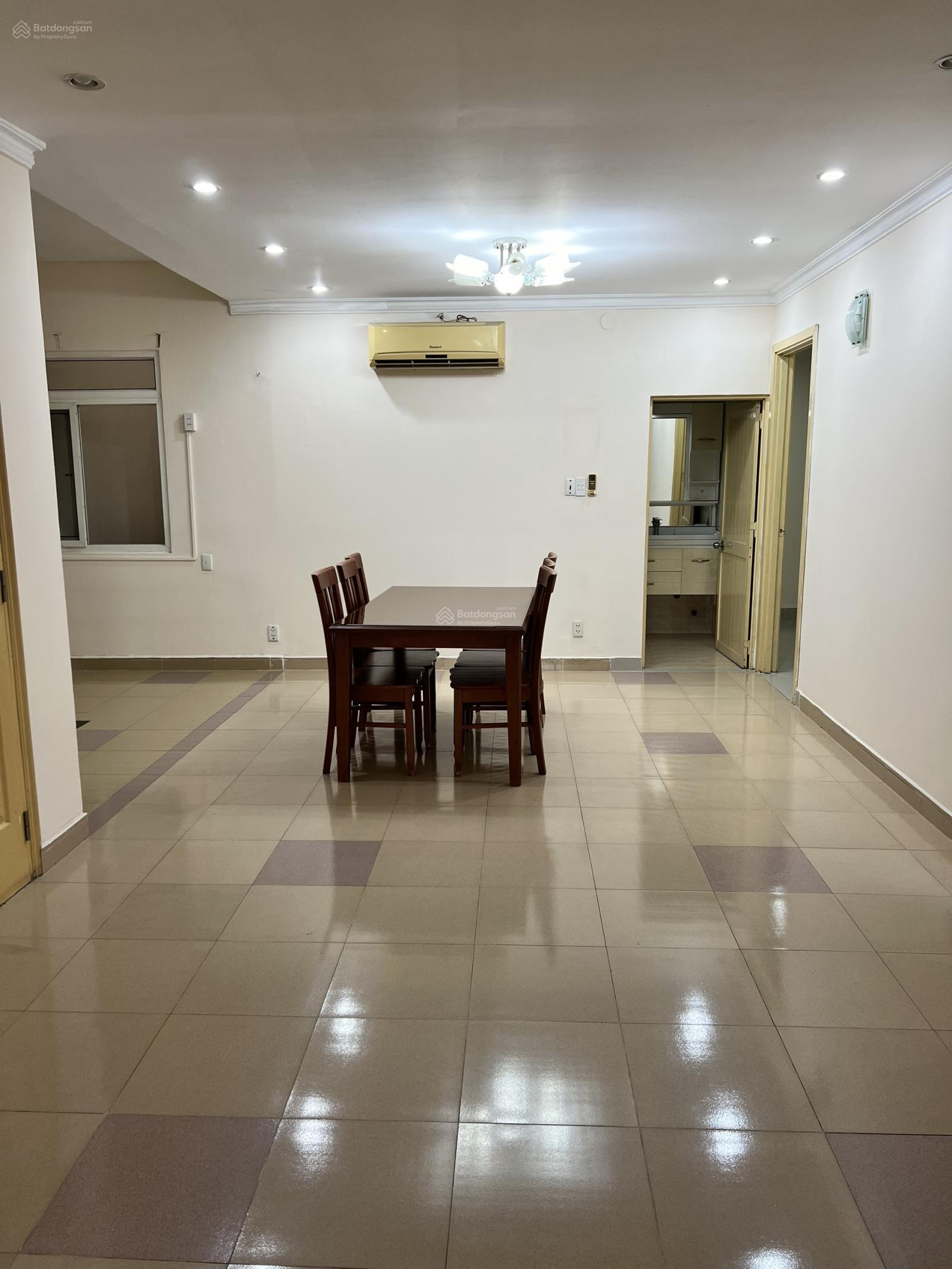 Cho thuê nhà nguyên căn 4PN 4WC full nội thất, có sân rộng, view hồ Tân Mỹ mát mẻ. LH: 0901 646 ***