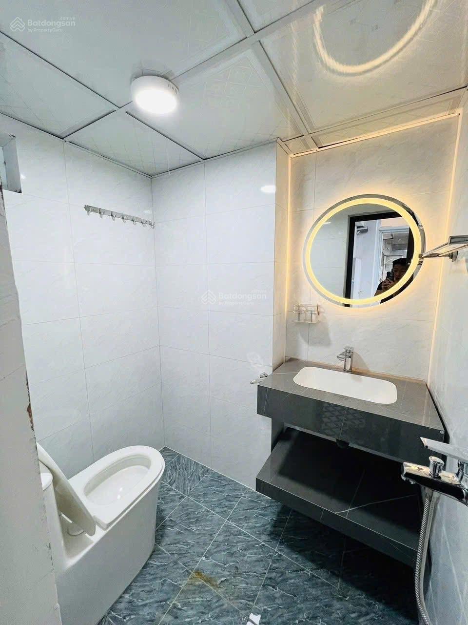 Bán căn 2 phòng ngủ - chung cư 89 Thịnh Liệt tòa nhà Hồng Hà. View hồ Linh Đàm