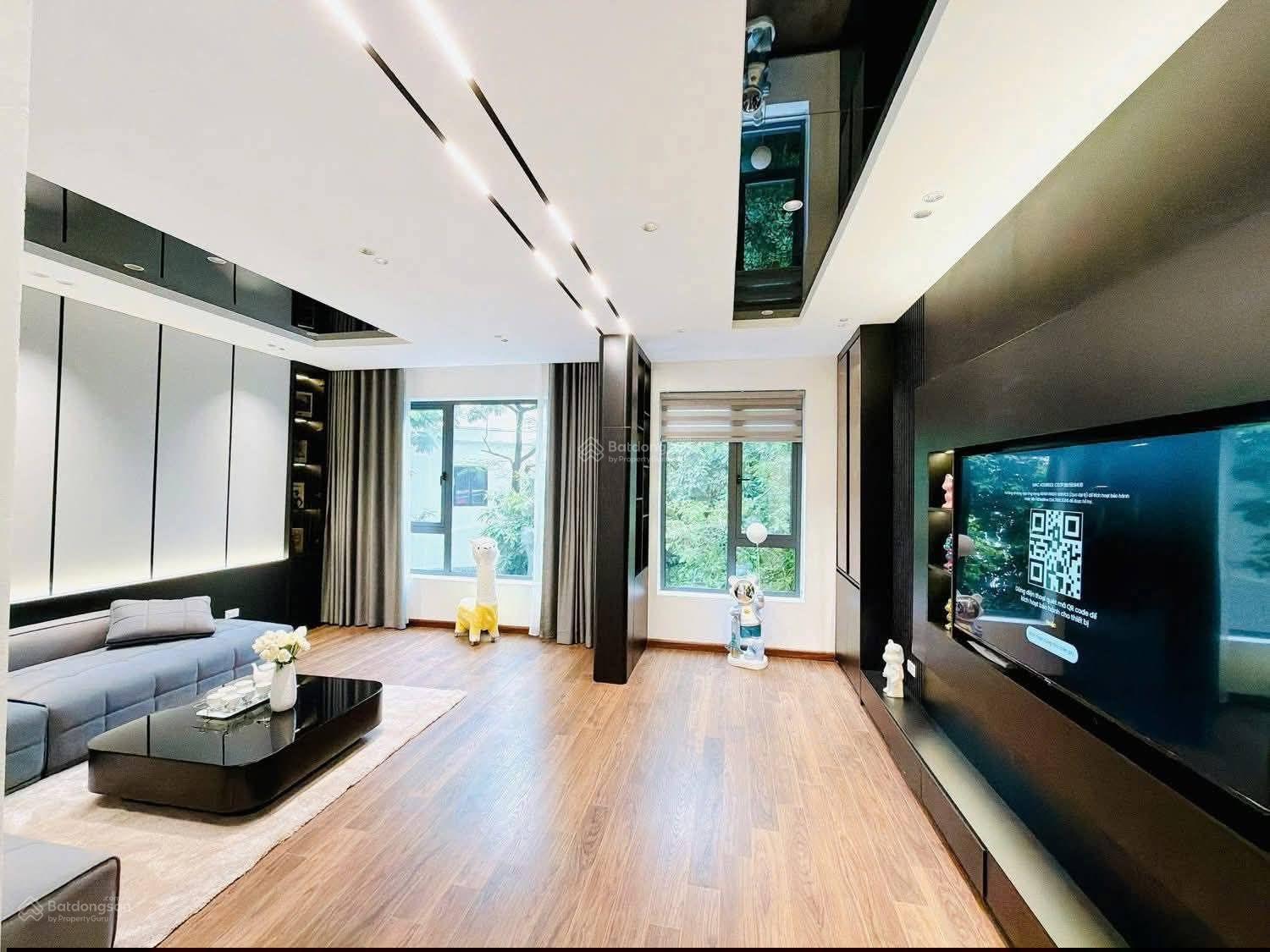 Bán nhanh! Cầu Giấy, xây chắc chắn, ngõ 3 gác, 60m ra ôtô tránh, 2 thoáng, kinh doanh, 50m2*5T