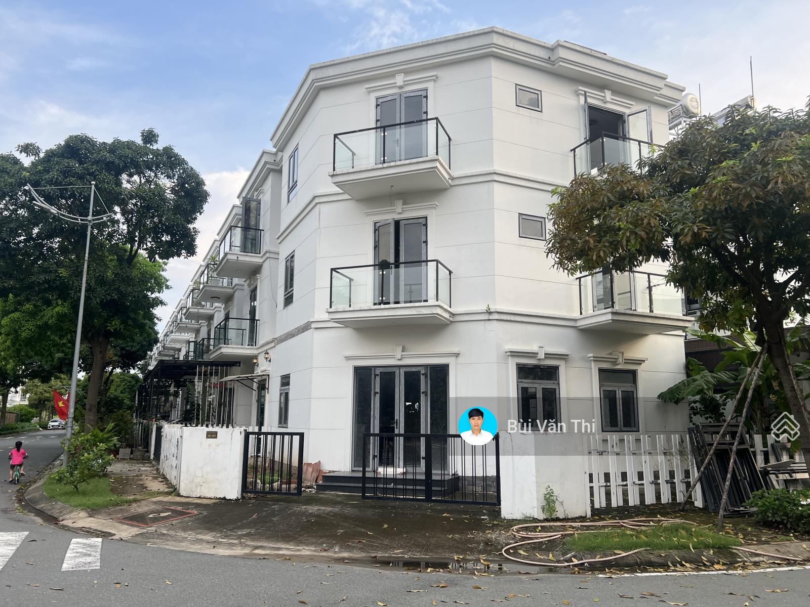 Chính Chủ Gửi Bán Căn Góc 2 mặt Tiền .