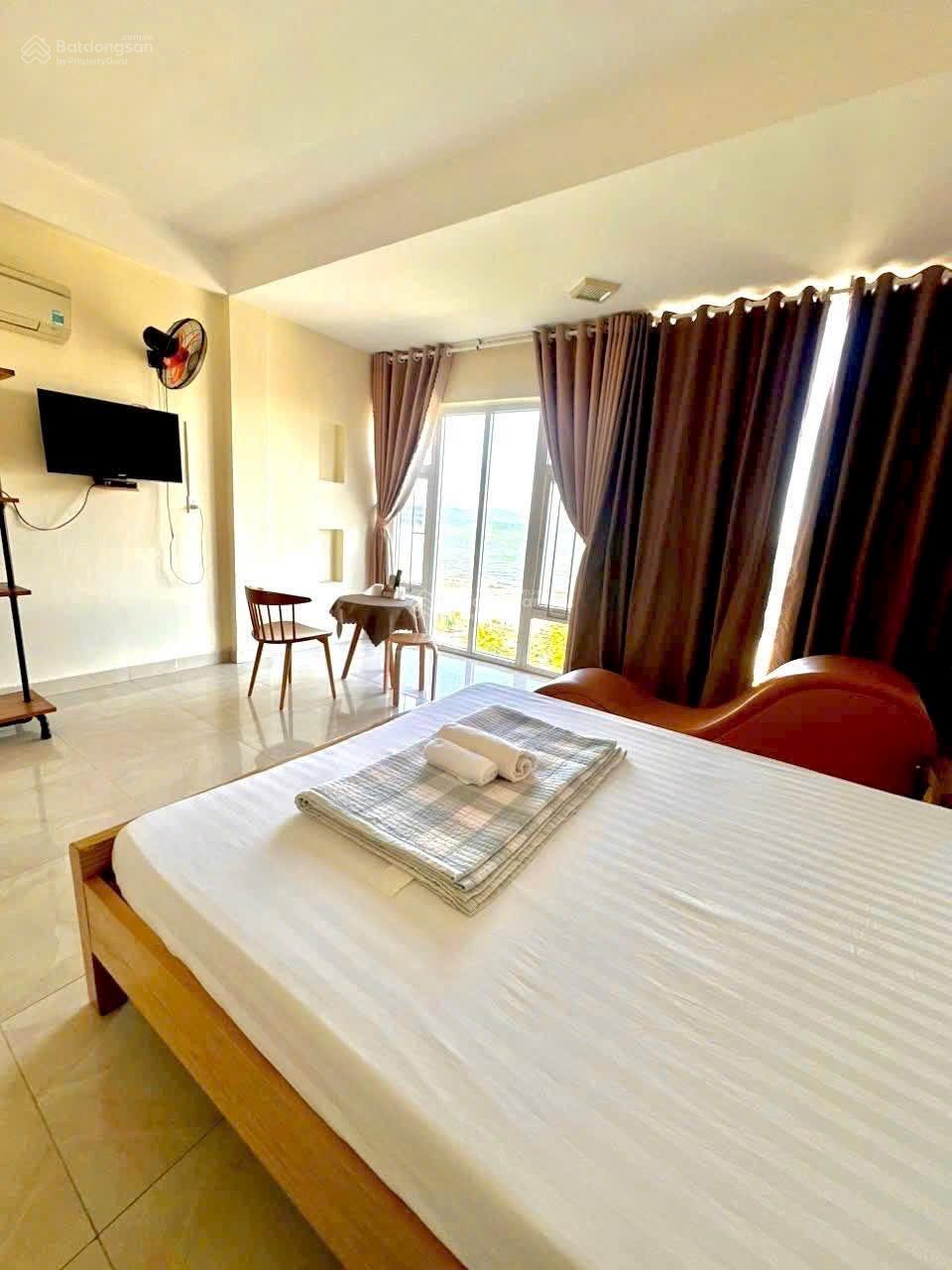 Bán gấp khách sạn mặt tiền Nguyễn Tất Thành, view biển trực diện Bán gấp khách sạn mặt tiền Nguyễn Tất Thành, view biển trực diện