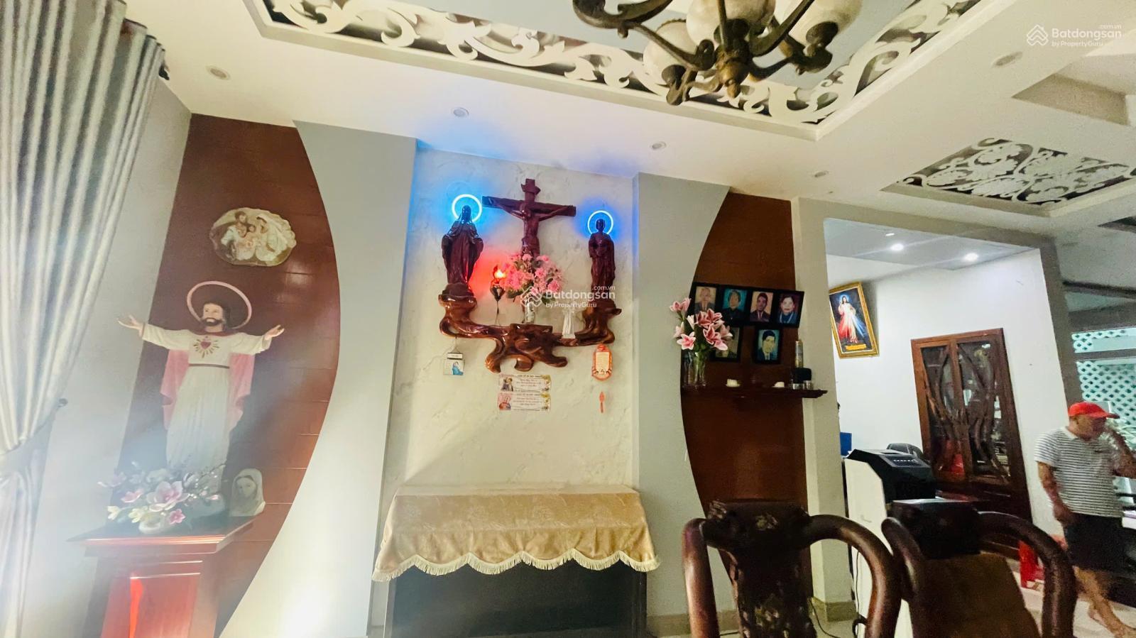 Giá 8 tỷ hơn - Nhà 2 tầng - 170m2 ngang 8m - ô tô đậu sân - Linh Đông