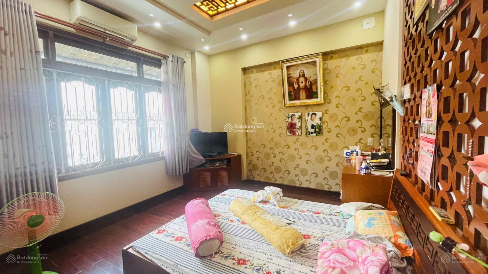 Giá 8 tỷ hơn - Nhà 2 tầng - 170m2 ngang 8m - ô tô đậu sân - Linh Đông