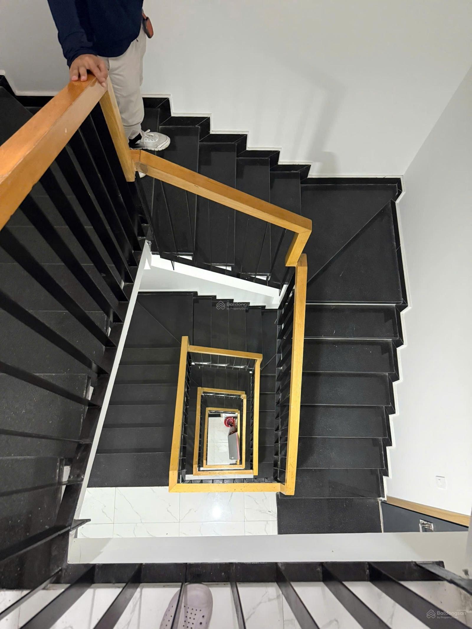 Toà căn hộ 15 phòng đang khai thác 135 triệu/tháng góc 2 MT đường 10m5 & 7m5 thuộc Nam Việt Á GD1