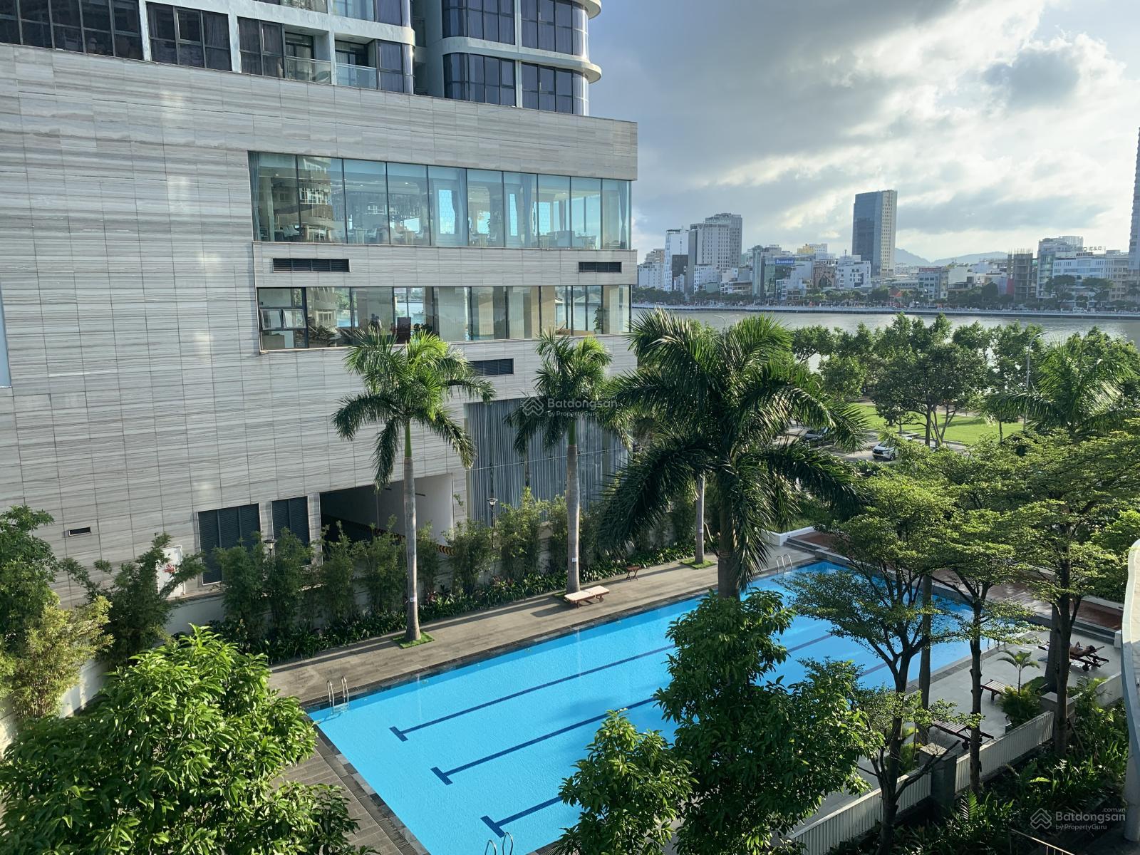 Bán CH Azura loại 3PN, tầng thấp DT 188m2 bán đầy đủ nội thất, giá rẻ nhất TT 11.9 tỷ. LH Ms Linh