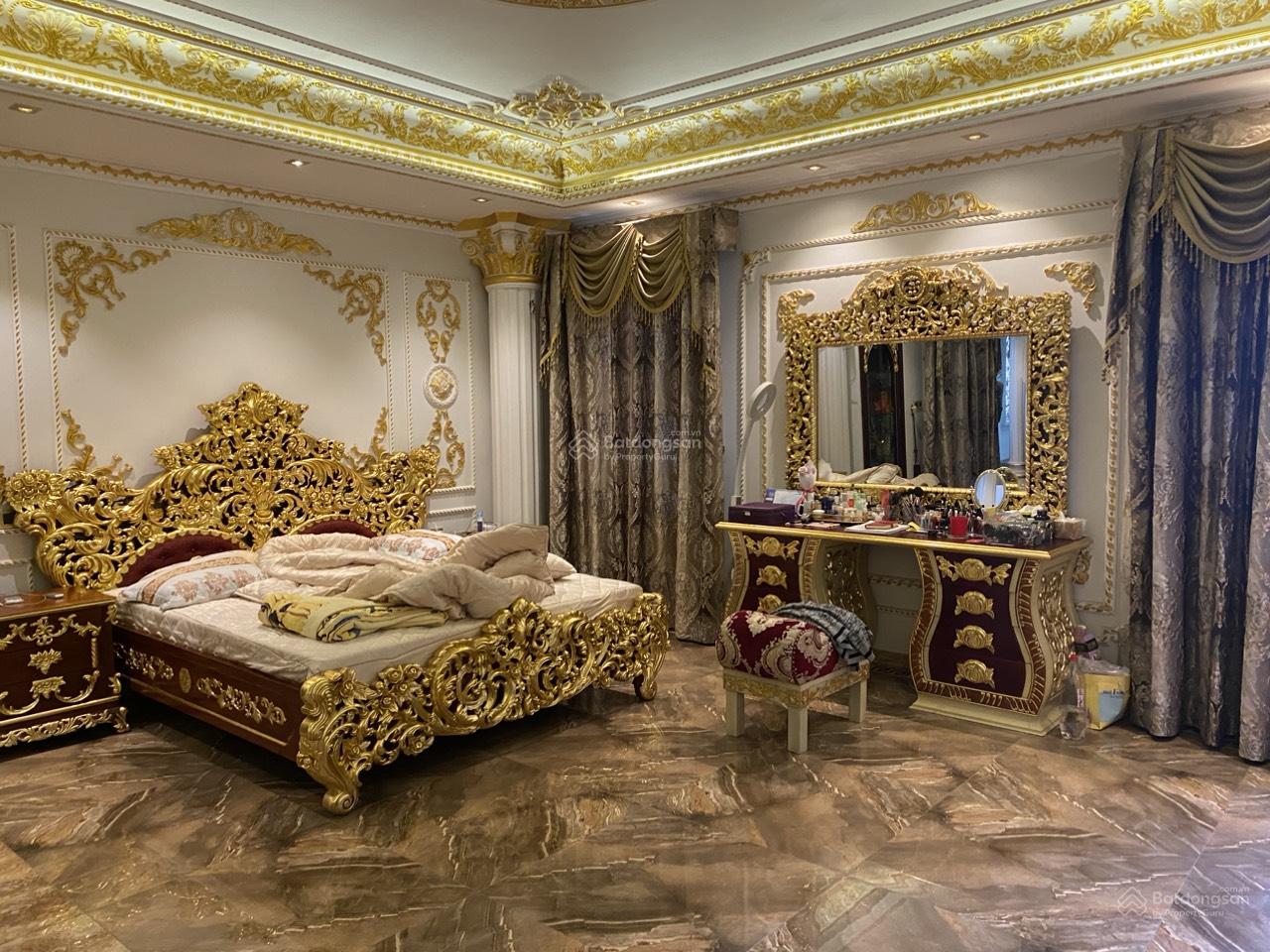 Bán căn hộ tòa nhà M5 - 91 Nguyễn Chí Thanh, DT 133 m2, 3 PN, BC Đông Nam, view hồ, giá 11,5 ỷ